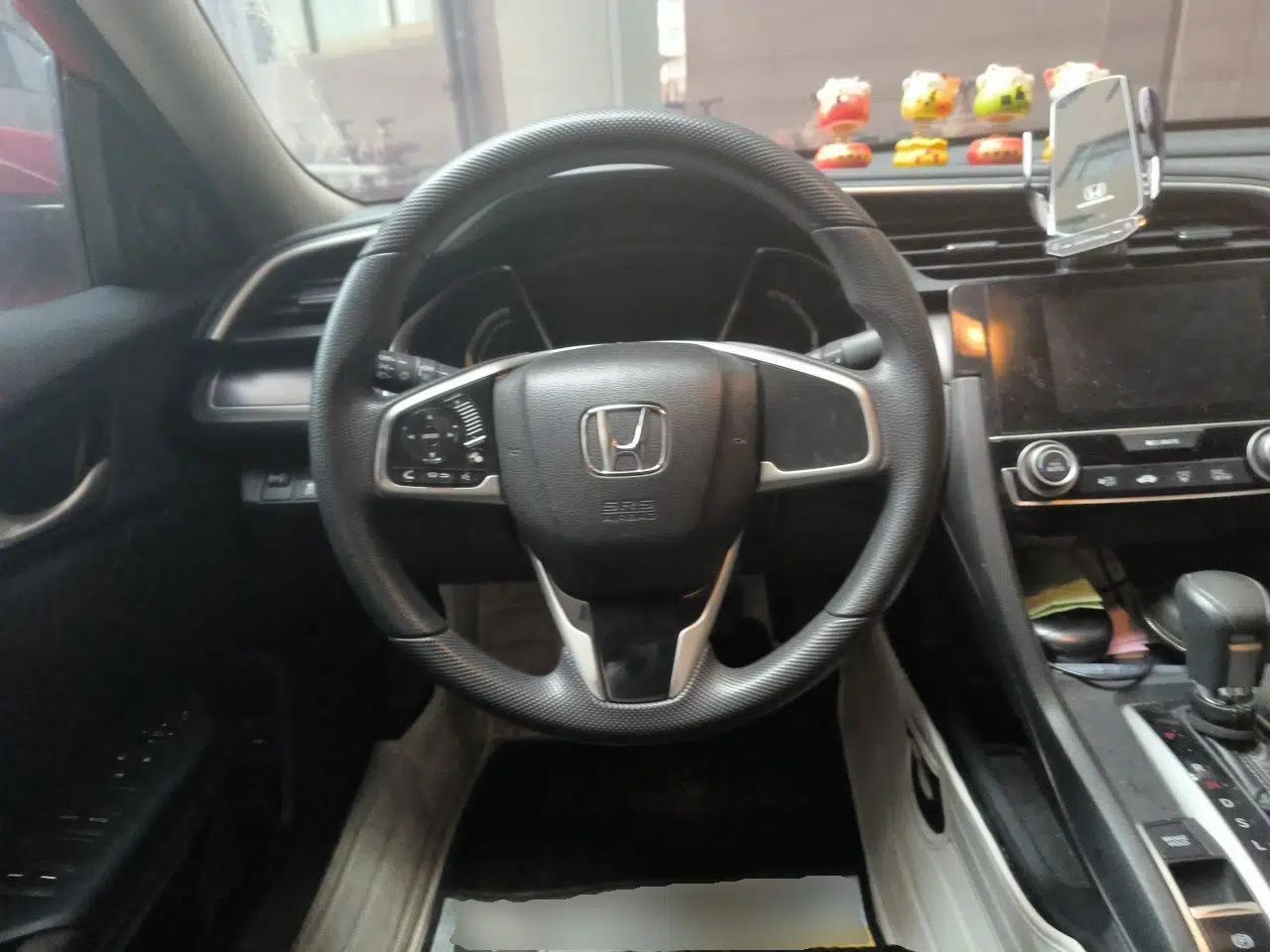 Honda Civic 2016 220TURBO CVT Luxury Edition — миниатюра 10