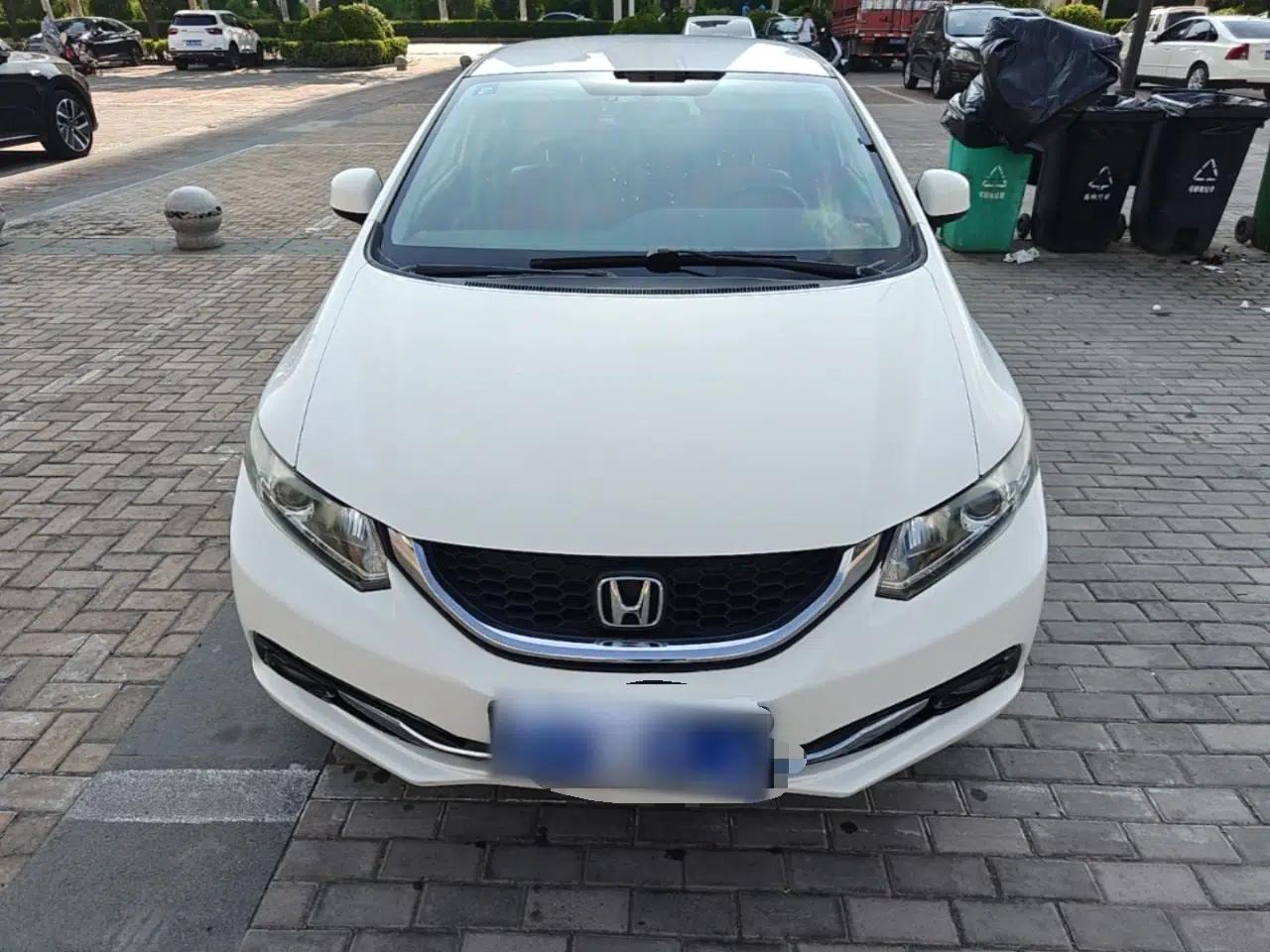 Honda Civic 2014 1.8L Automatic Classic Edition — миниатюра 2