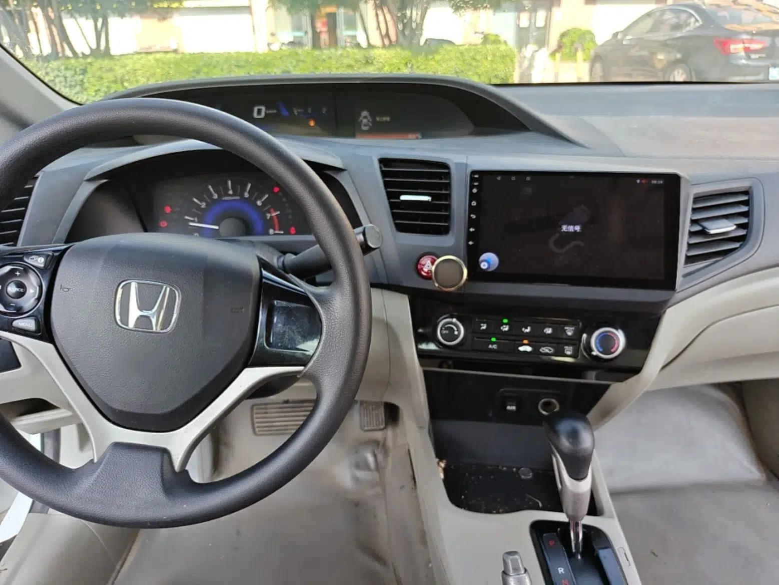Honda Civic 2014 1.8L Automatic Classic Edition — миниатюра 20