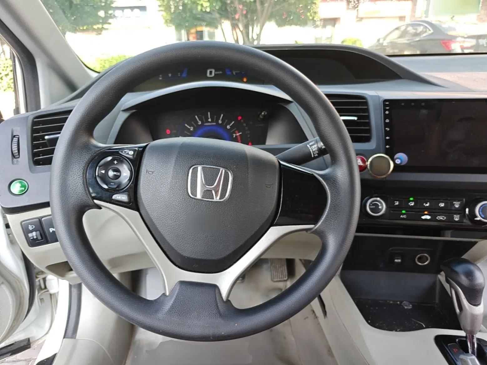 Honda Civic 2014 1.8L Automatic Classic Edition — миниатюра 21