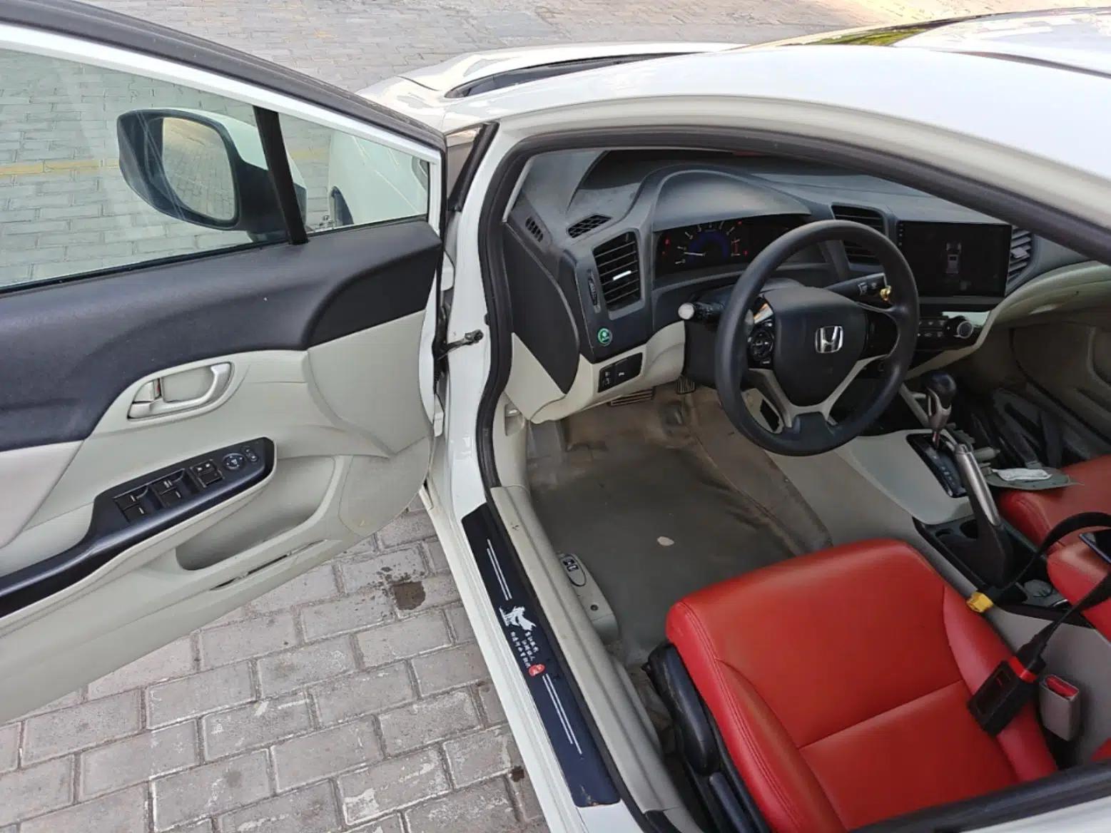 Honda Civic 2014 1.8L Automatic Classic Edition — миниатюра 26