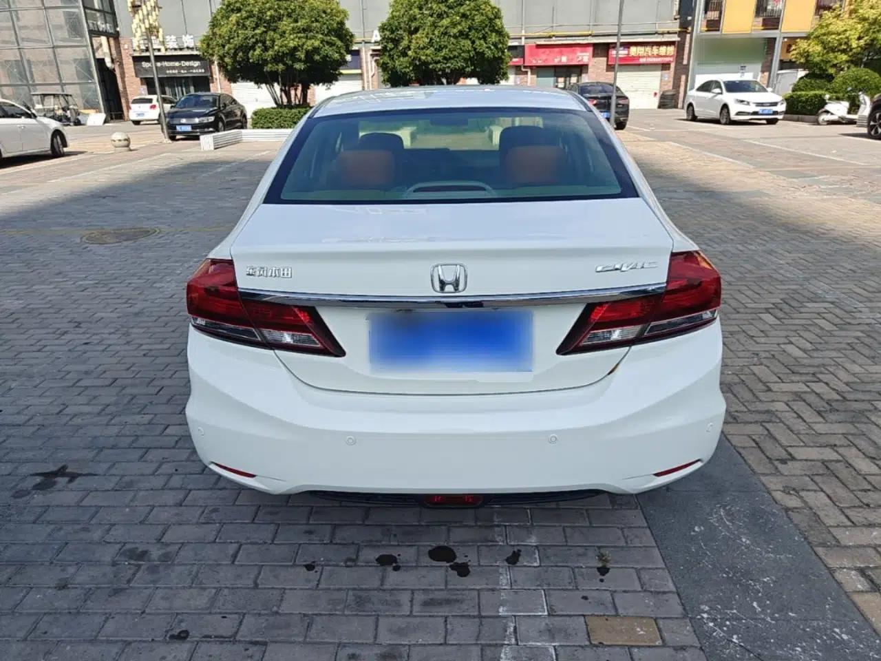 Honda Civic 2014 1.8L Automatic Classic Edition — миниатюра 5