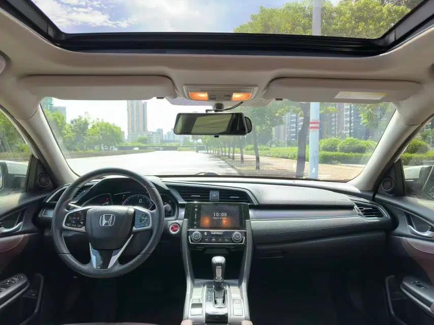 Honda Civic 2016 220TURBO CVT Luxury Edition — миниатюра 15