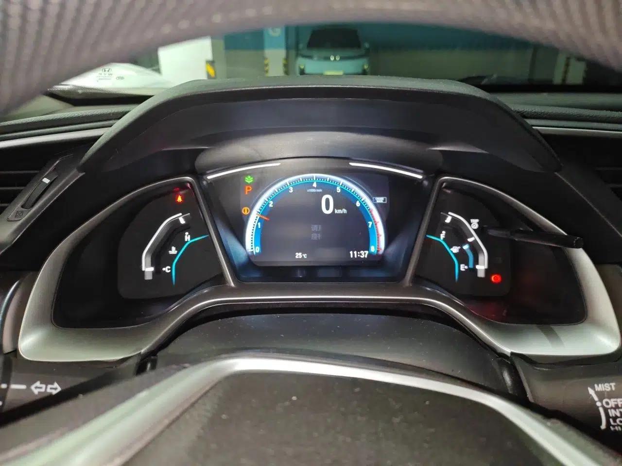 Honda Civic 2016 220TURBO CVT Luxury Edition — миниатюра 8