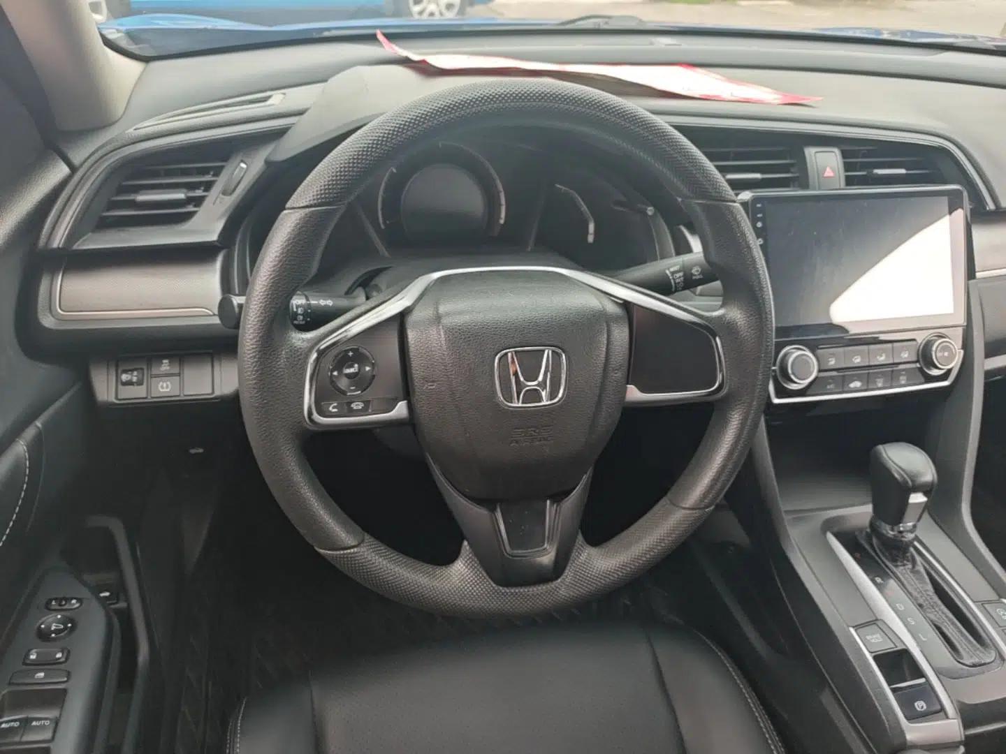 Honda Civic 2016 180TURBO CVT Comfort Version — миниатюра 13