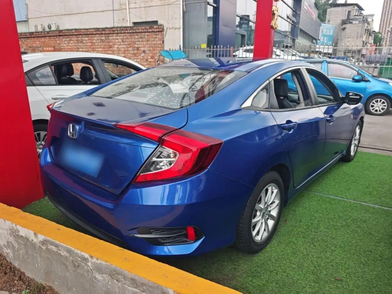 Honda Civic 2016 180TURBO CVT Comfort Version — миниатюра 6