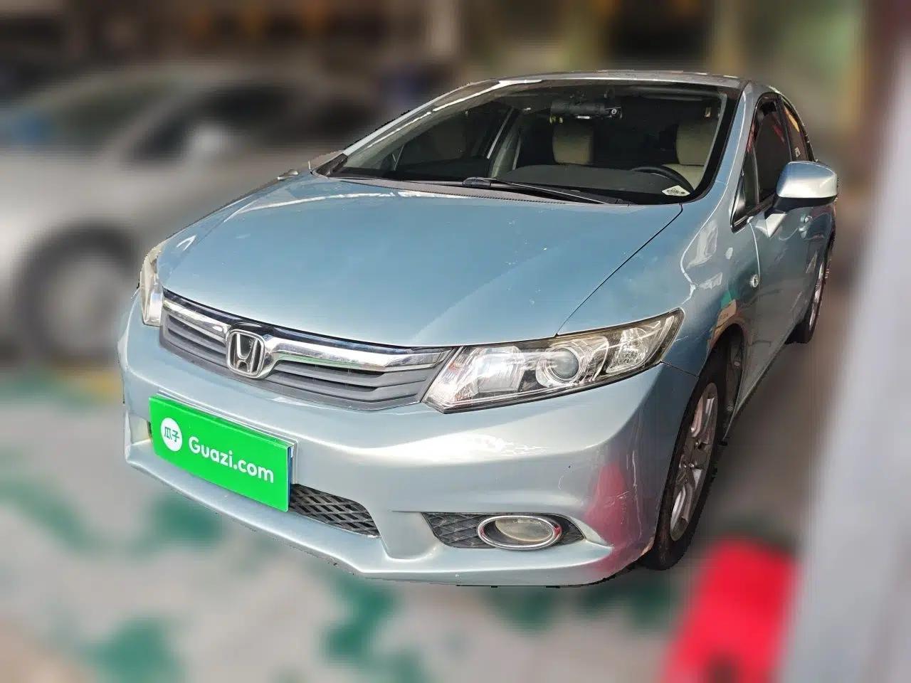 Honda Civic 2012 1.8L automatic comfort version — миниатюра 1