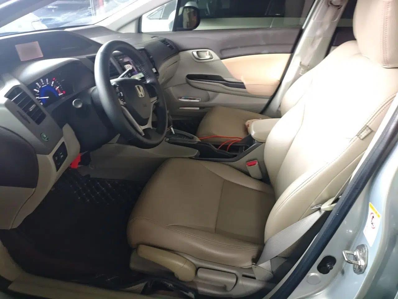 Honda Civic 2012 1.8L automatic comfort version — миниатюра 15