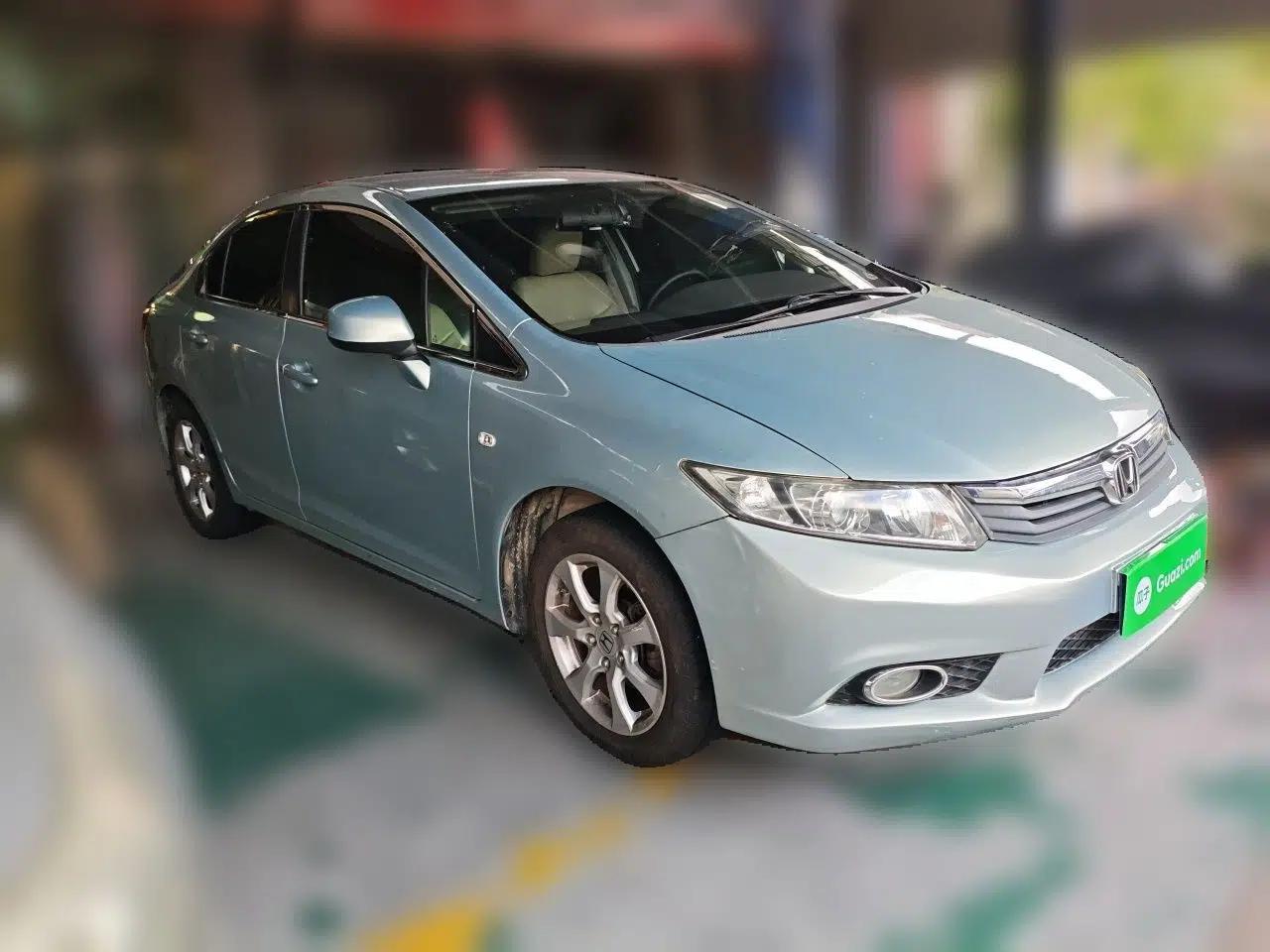 Honda Civic 2012 1.8L automatic comfort version — миниатюра 3