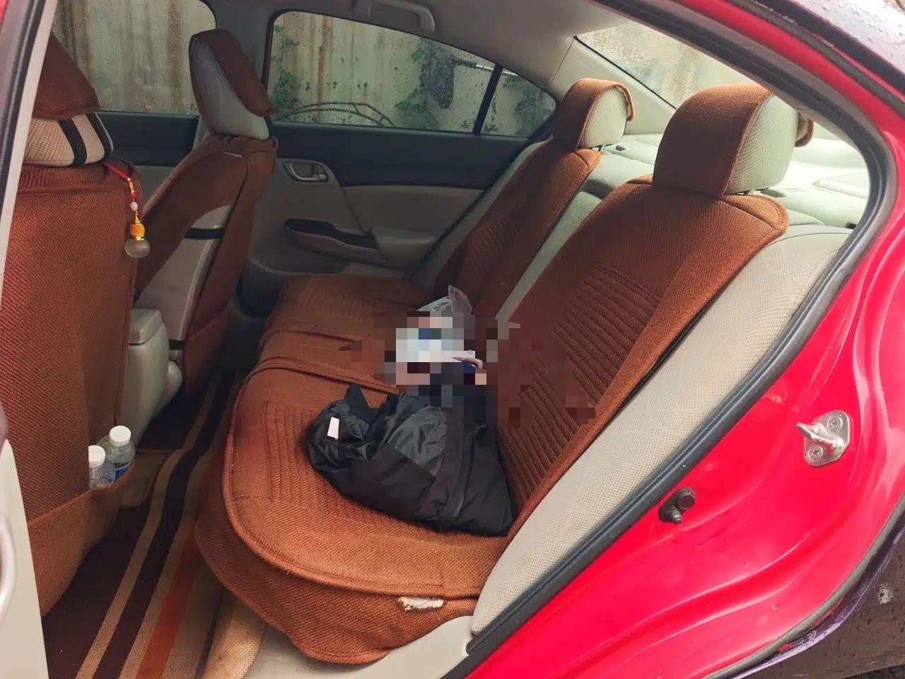 Honda Civic 2012 1.8L automatic comfort version — миниатюра 17