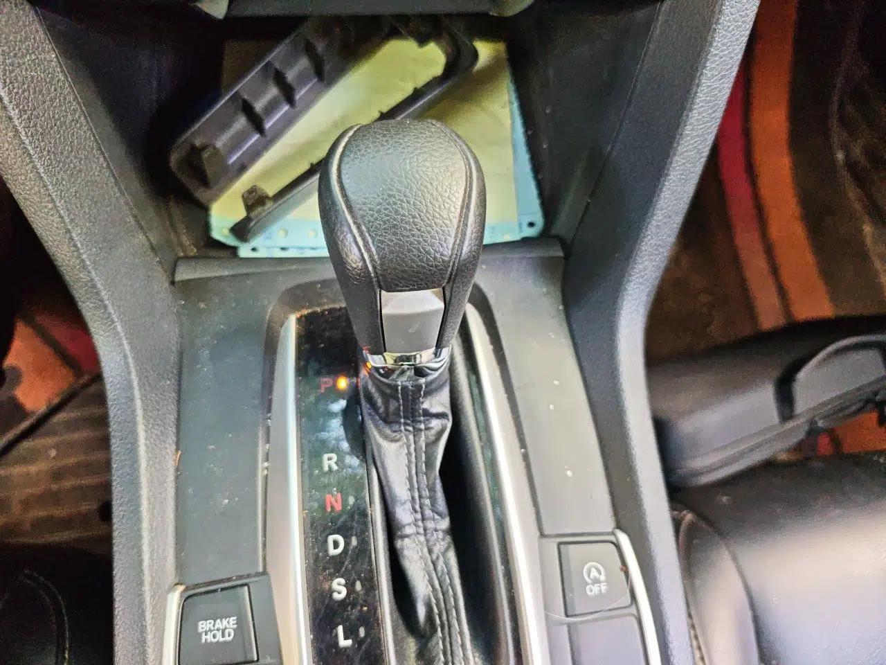 Honda Civic 2019 220TURBO CVT Dynamic Edition China V Emission Standard — миниатюра 14