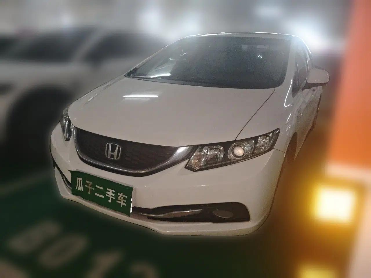 Honda Civic 2014 1.8L automatic comfort version — миниатюра 1