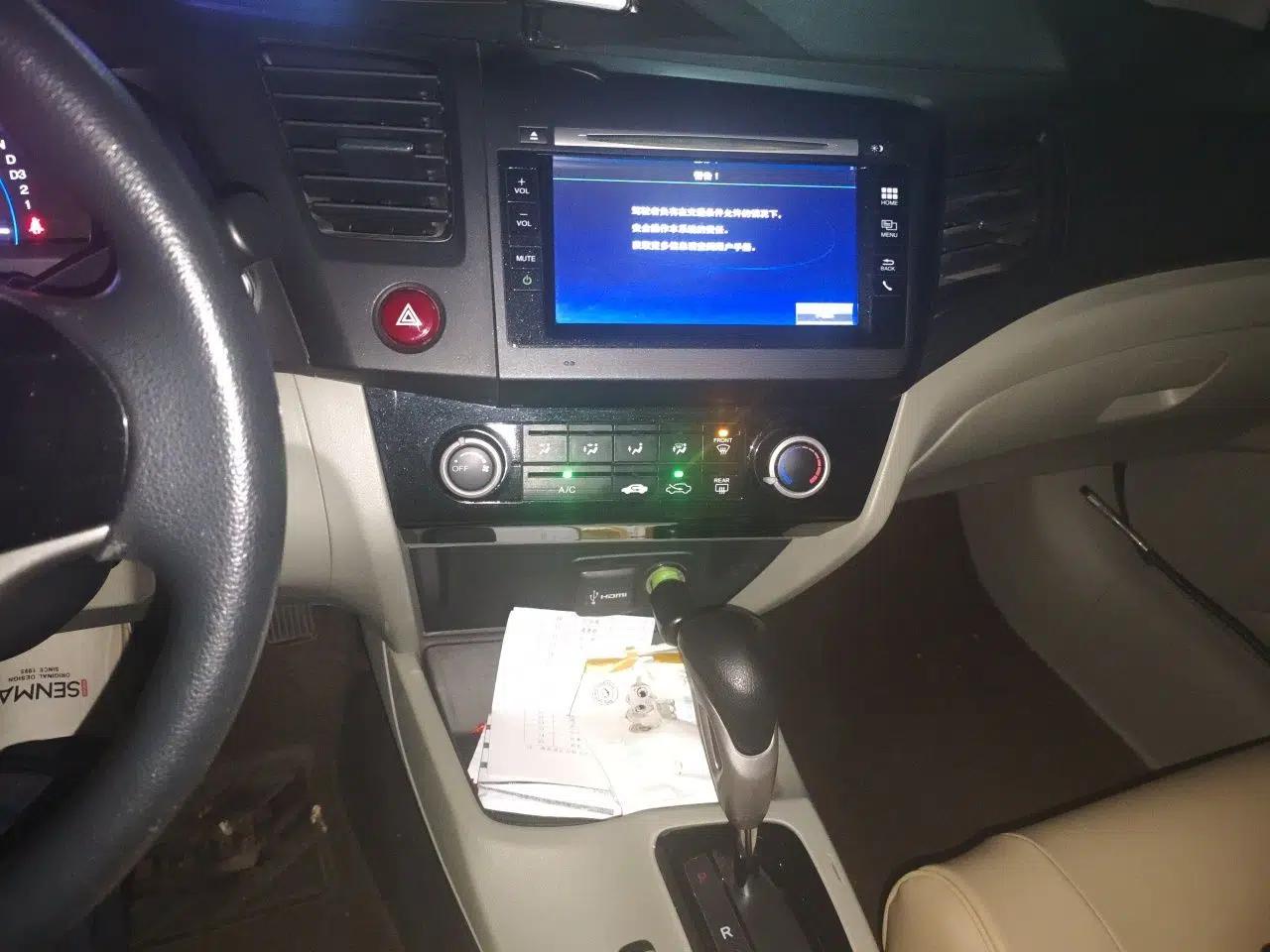 Honda Civic 2014 1.8L automatic comfort version — миниатюра 13