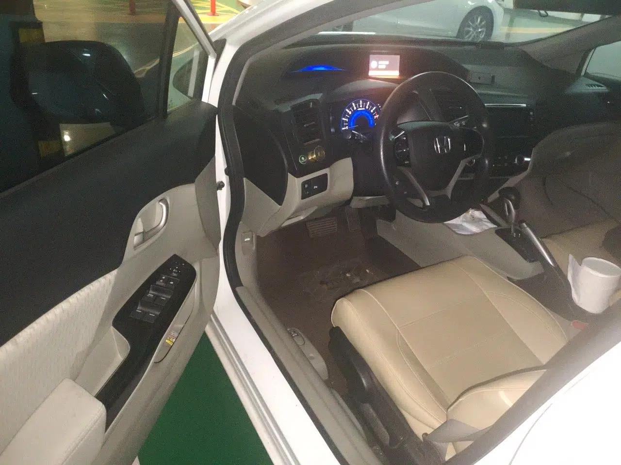 Honda Civic 2014 1.8L automatic comfort version — миниатюра 16