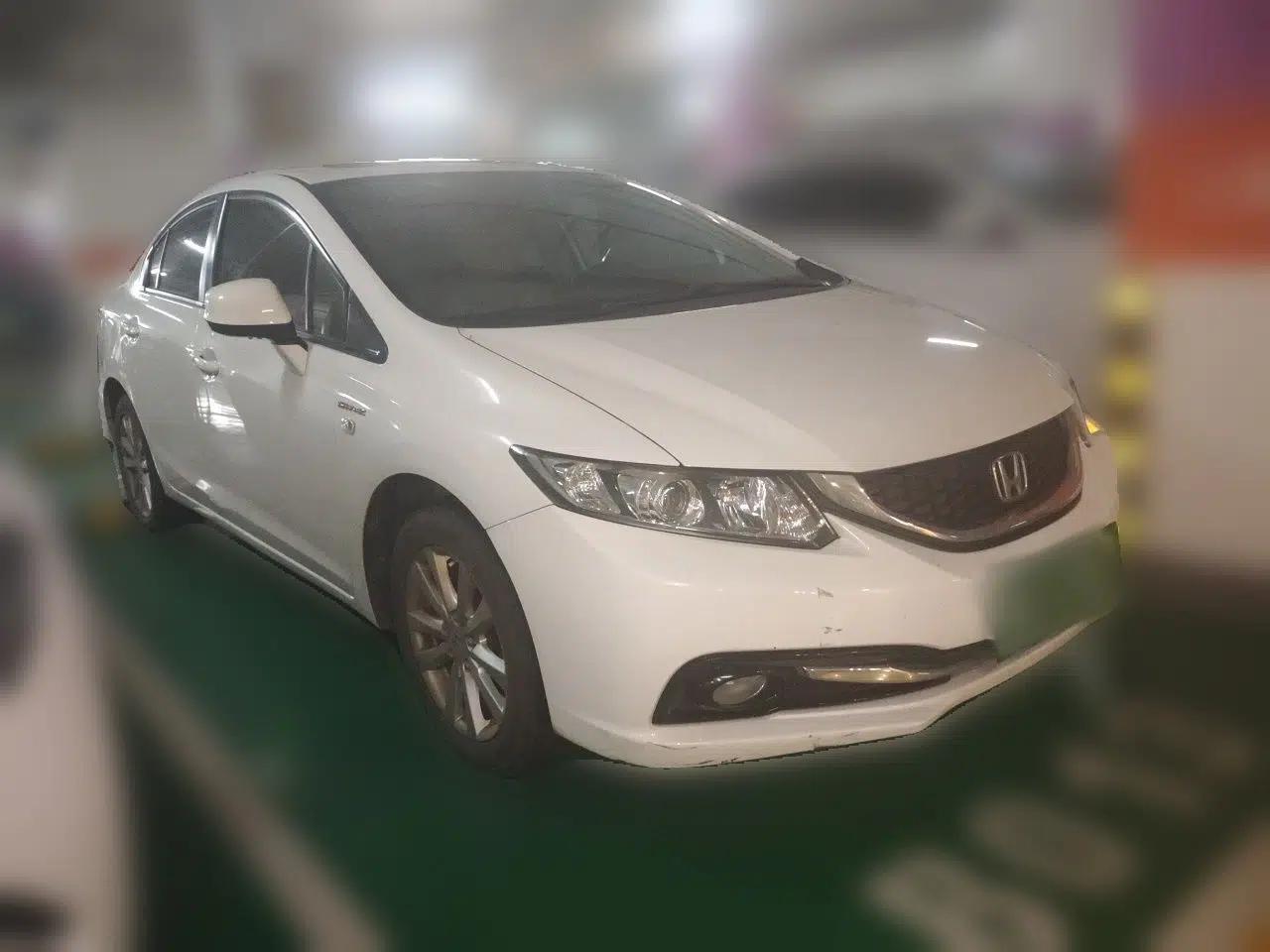 Honda Civic 2014 1.8L automatic comfort version — миниатюра 3