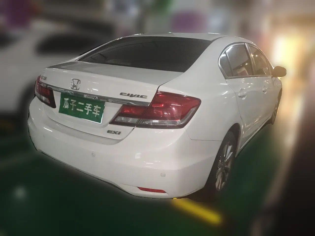 Honda Civic 2014 1.8L automatic comfort version — миниатюра 6