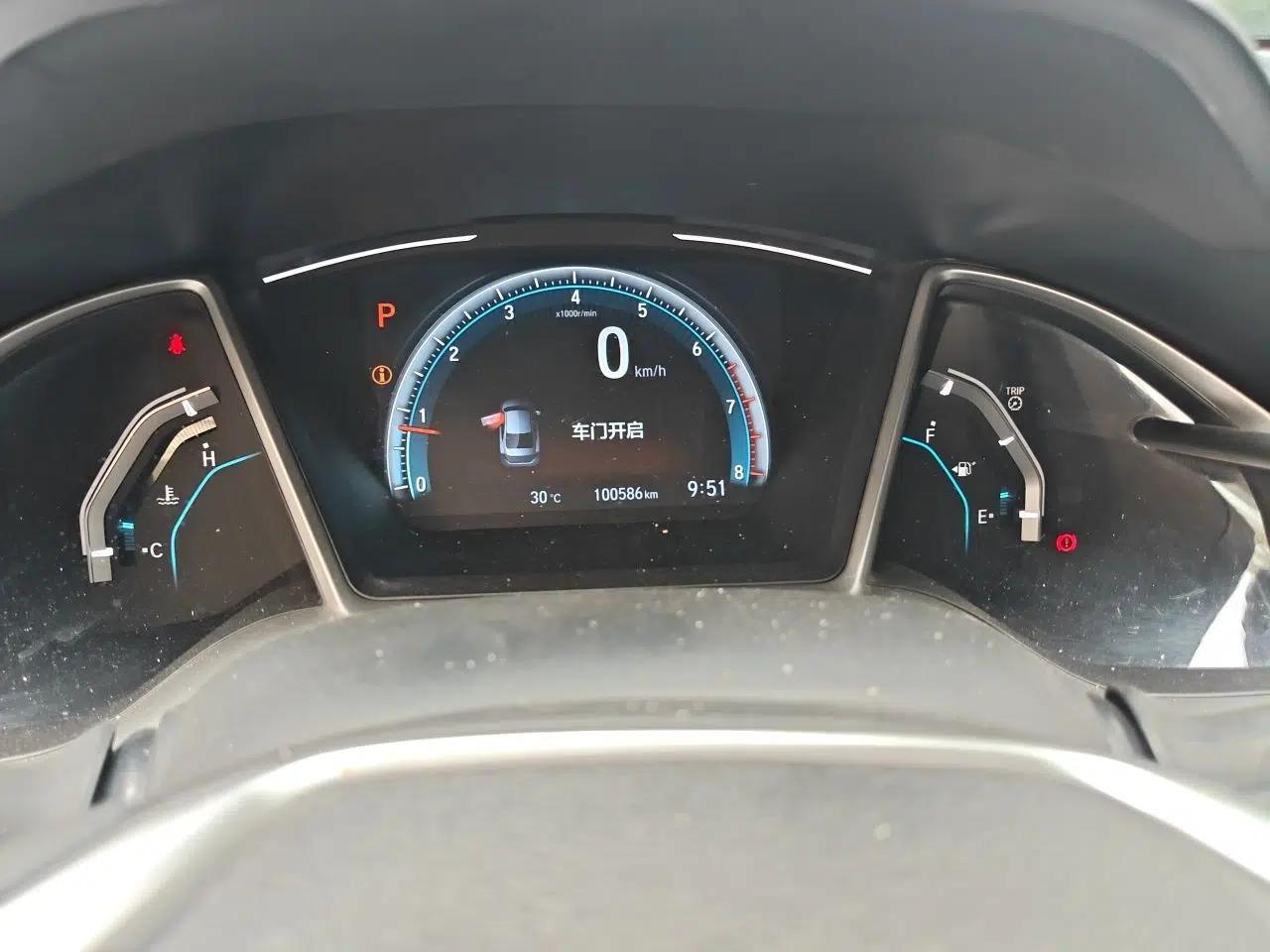 Honda Civic 2019 220TURBO CVT Dynamic Edition China V — миниатюра 11