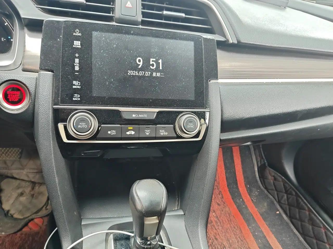 Honda Civic 2019 220TURBO CVT Dynamic Edition China V — миниатюра 13