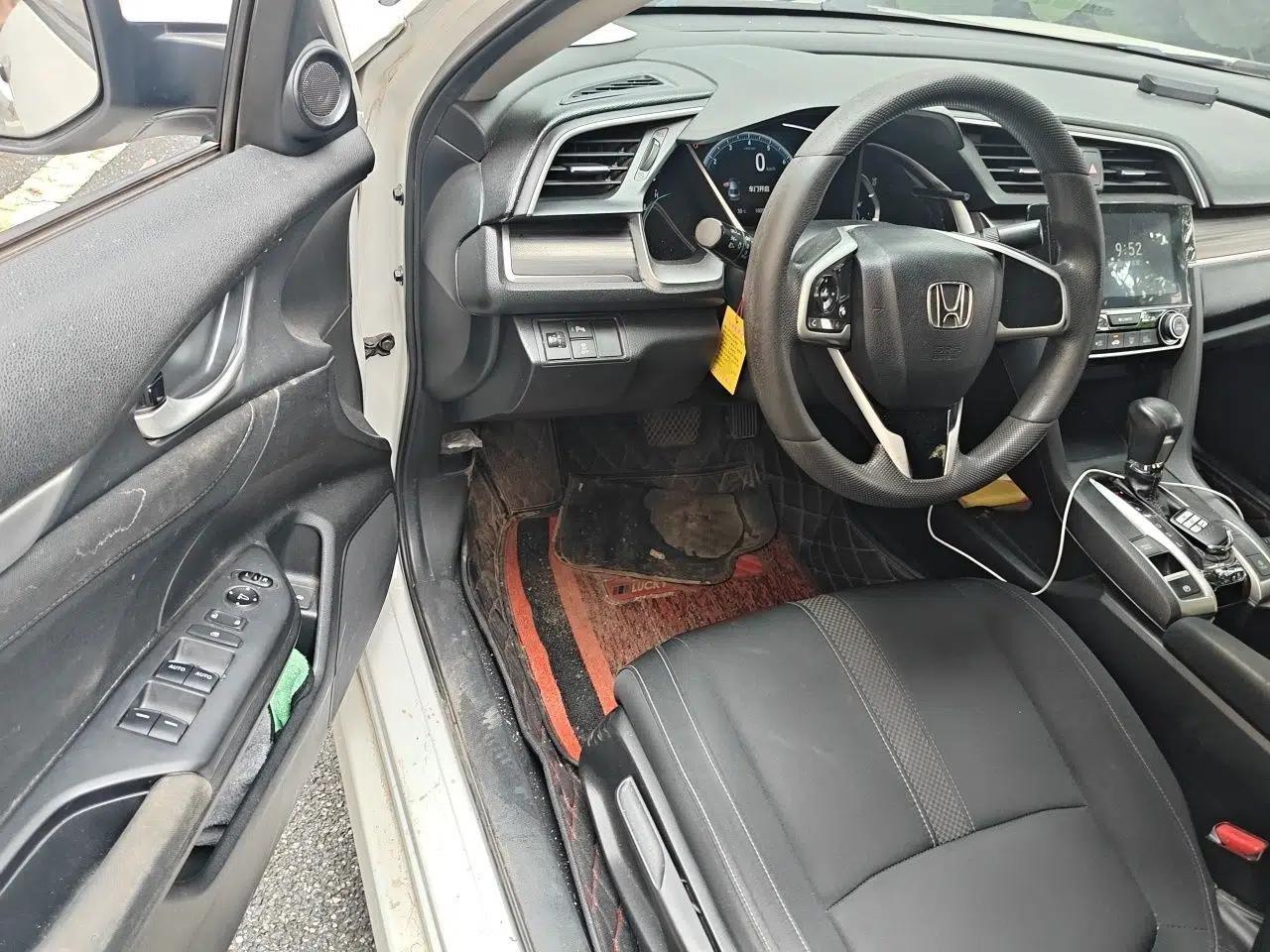 Honda Civic 2019 220TURBO CVT Dynamic Edition China V — миниатюра 16