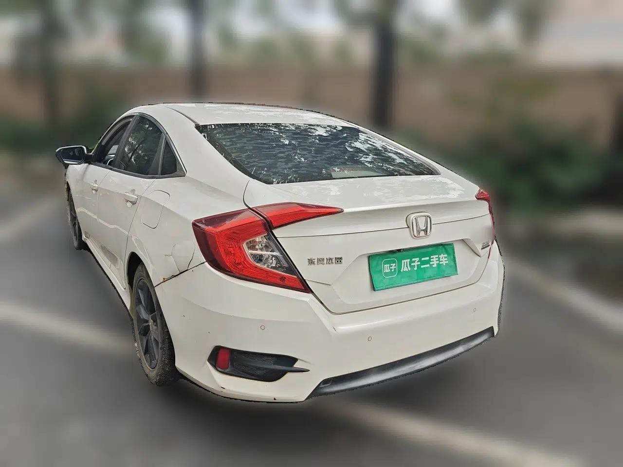 Honda Civic 2019 220TURBO CVT Dynamic Edition China V — миниатюра 4