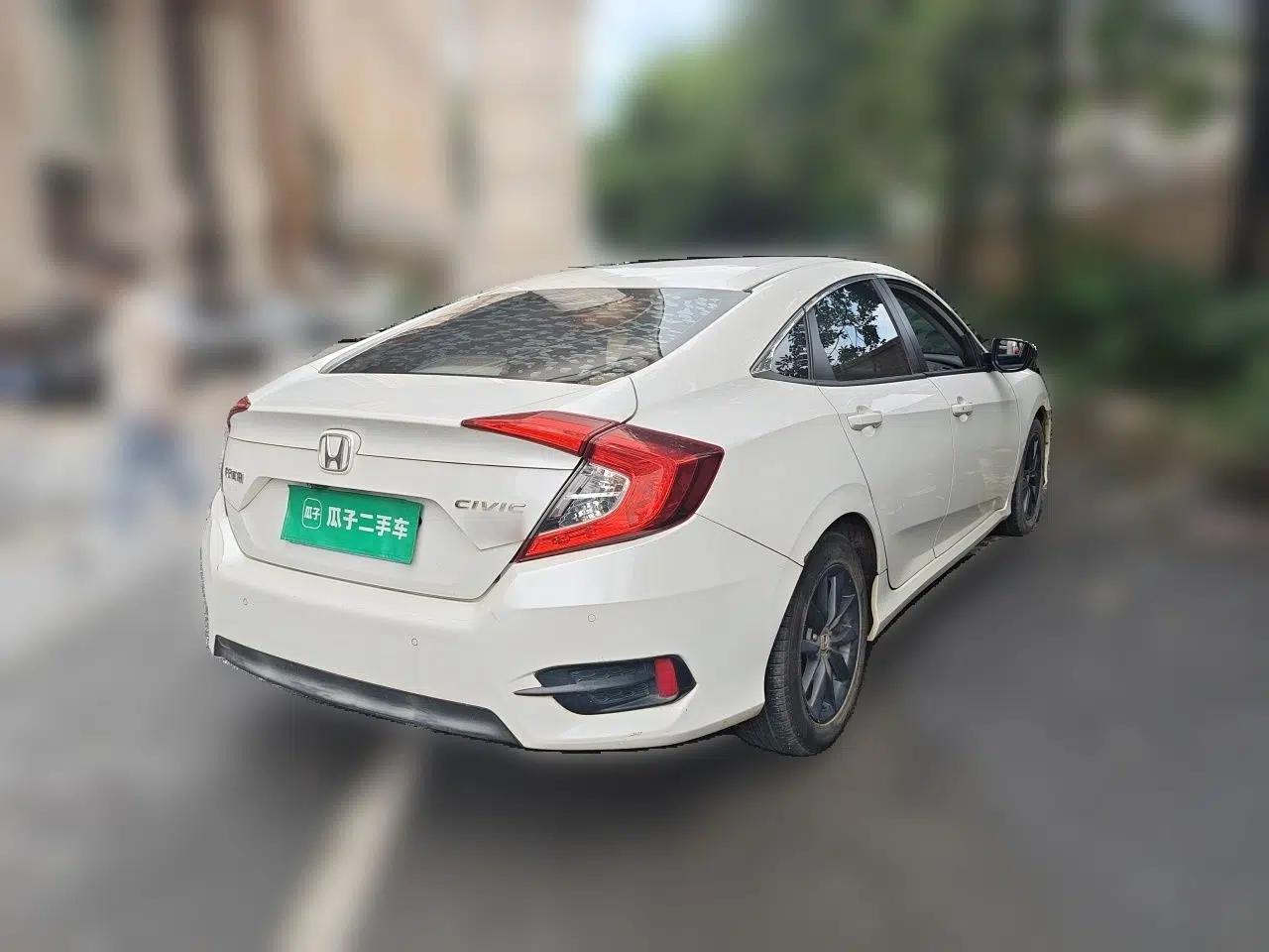 Honda Civic 2019 220TURBO CVT Dynamic Edition China V — миниатюра 6