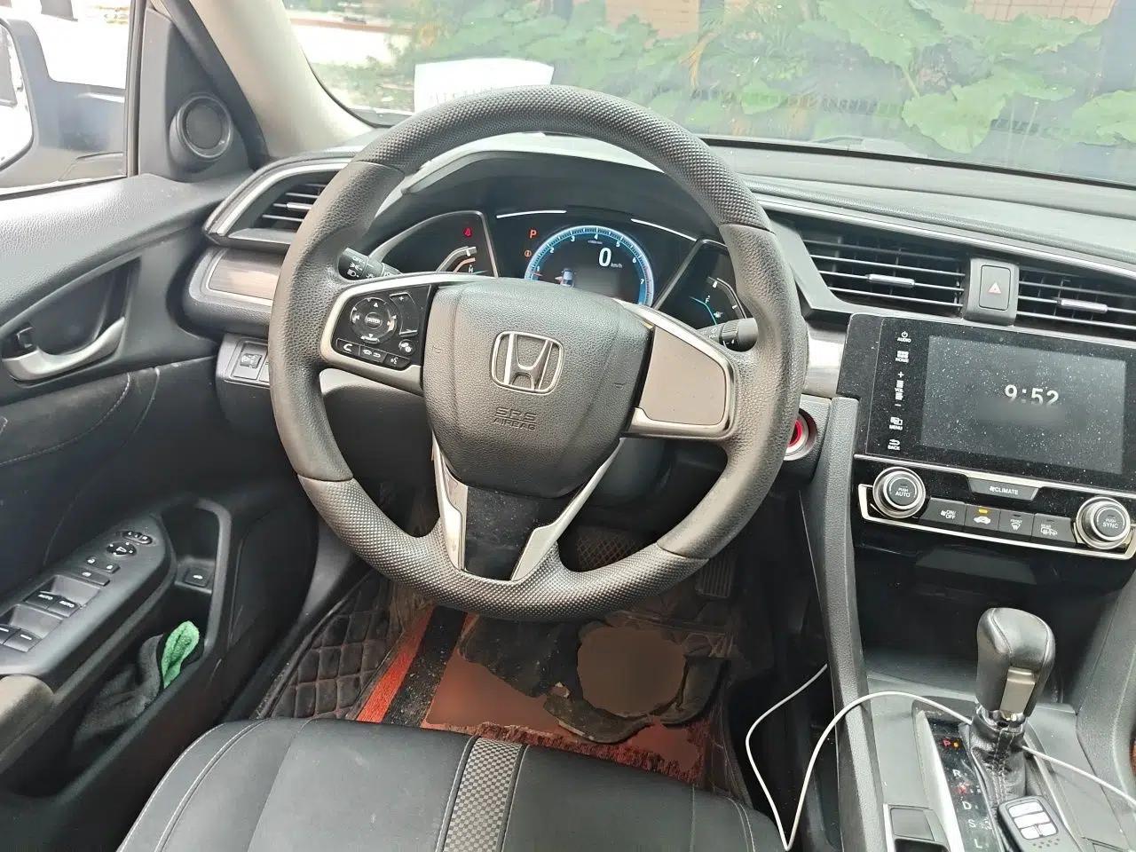 Honda Civic 2019 220TURBO CVT Dynamic Edition China V — миниатюра 10