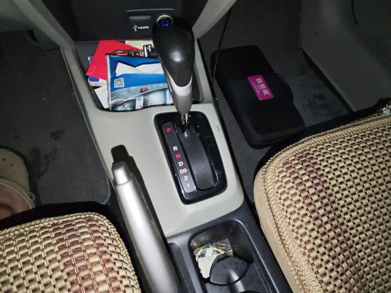 Honda Civic 2014 1.8L automatic comfort version — миниатюра 14