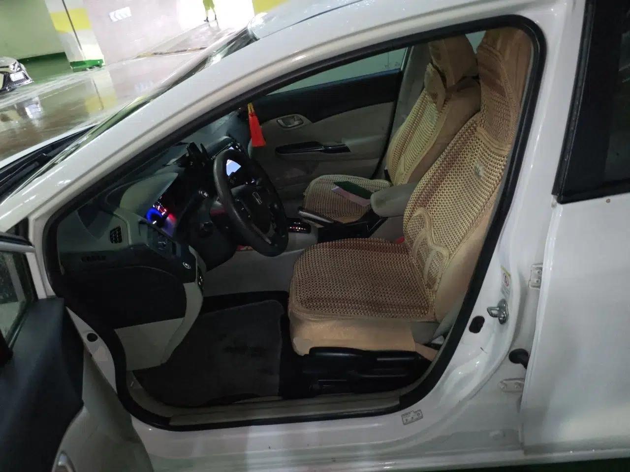 Honda Civic 2014 1.8L automatic comfort version — миниатюра 15
