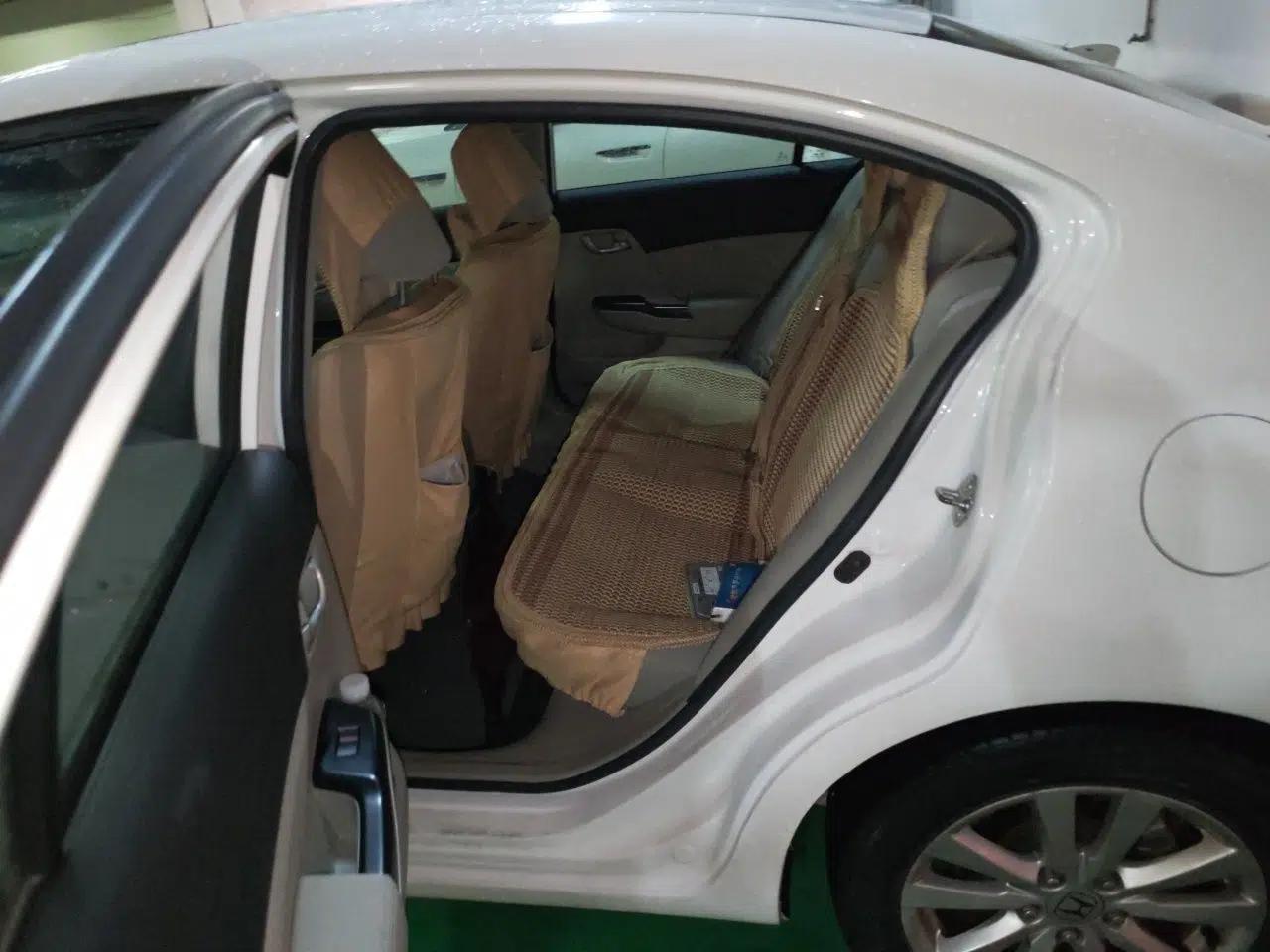 Honda Civic 2014 1.8L automatic comfort version — миниатюра 17