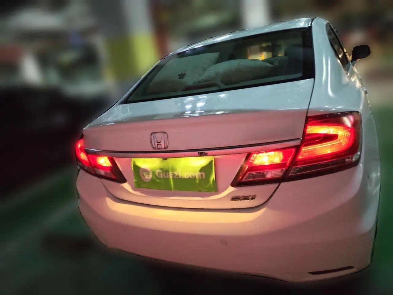 Honda Civic 2014 1.8L automatic comfort version — миниатюра 5