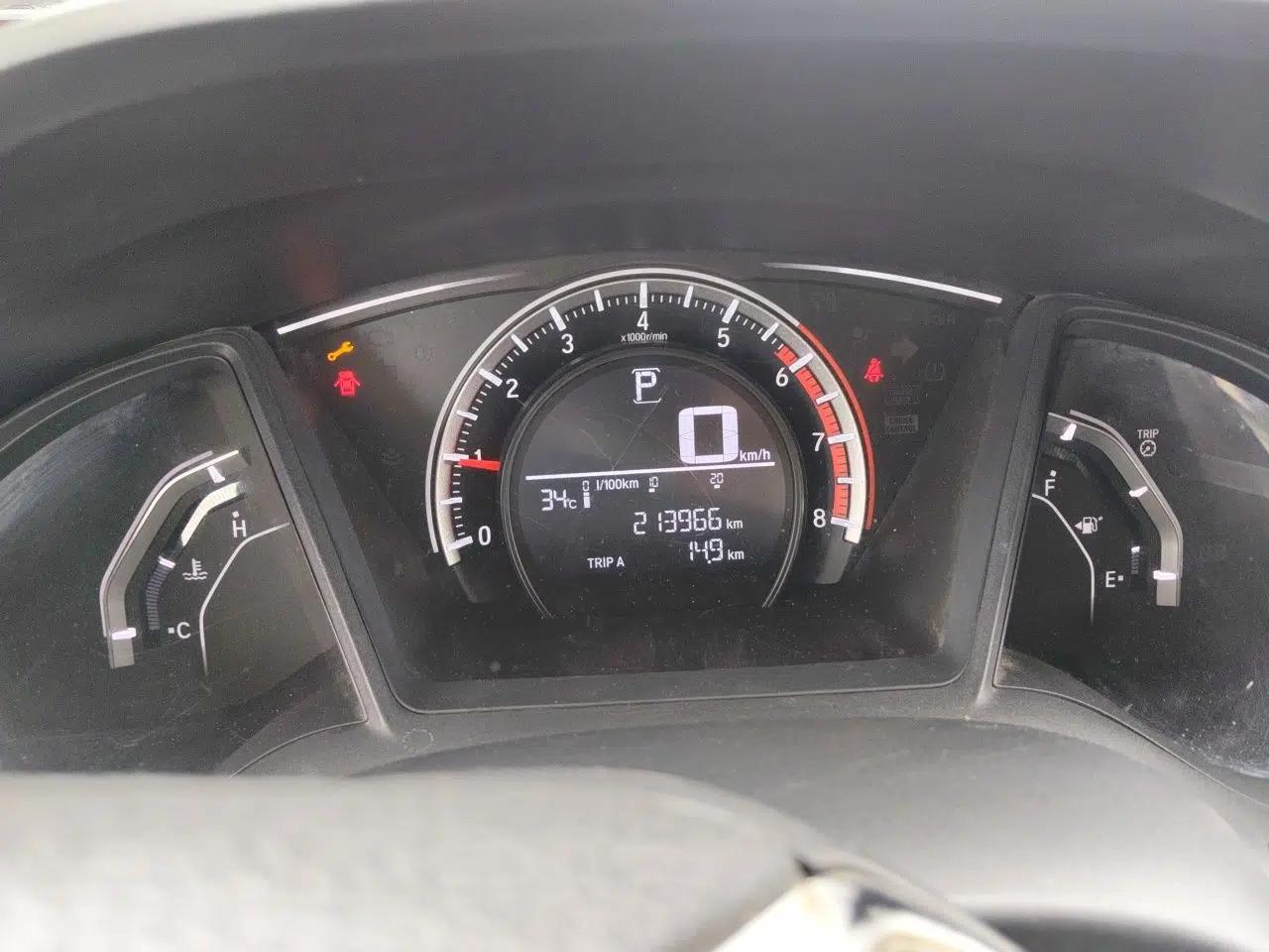 Honda Civic 2016 180TURBO CVT Comfort Version — миниатюра 11