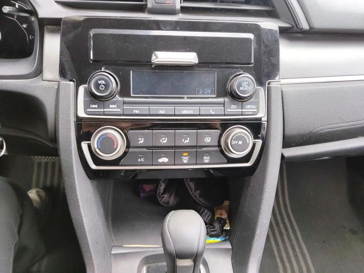 Honda Civic 2016 180TURBO CVT Comfort Version — миниатюра 13