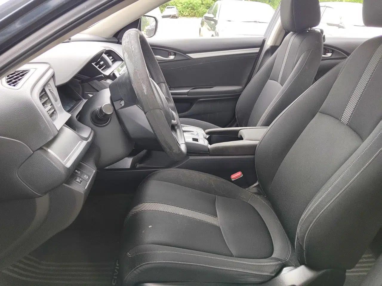 Honda Civic 2016 180TURBO CVT Comfort Version — миниатюра 15