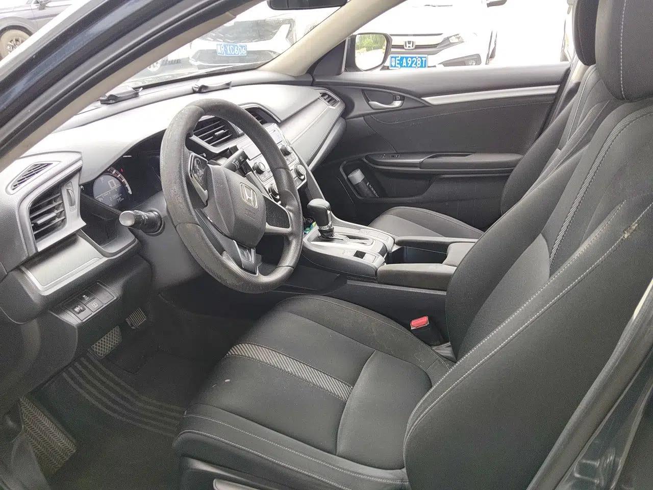 Honda Civic 2016 180TURBO CVT Comfort Version — миниатюра 16