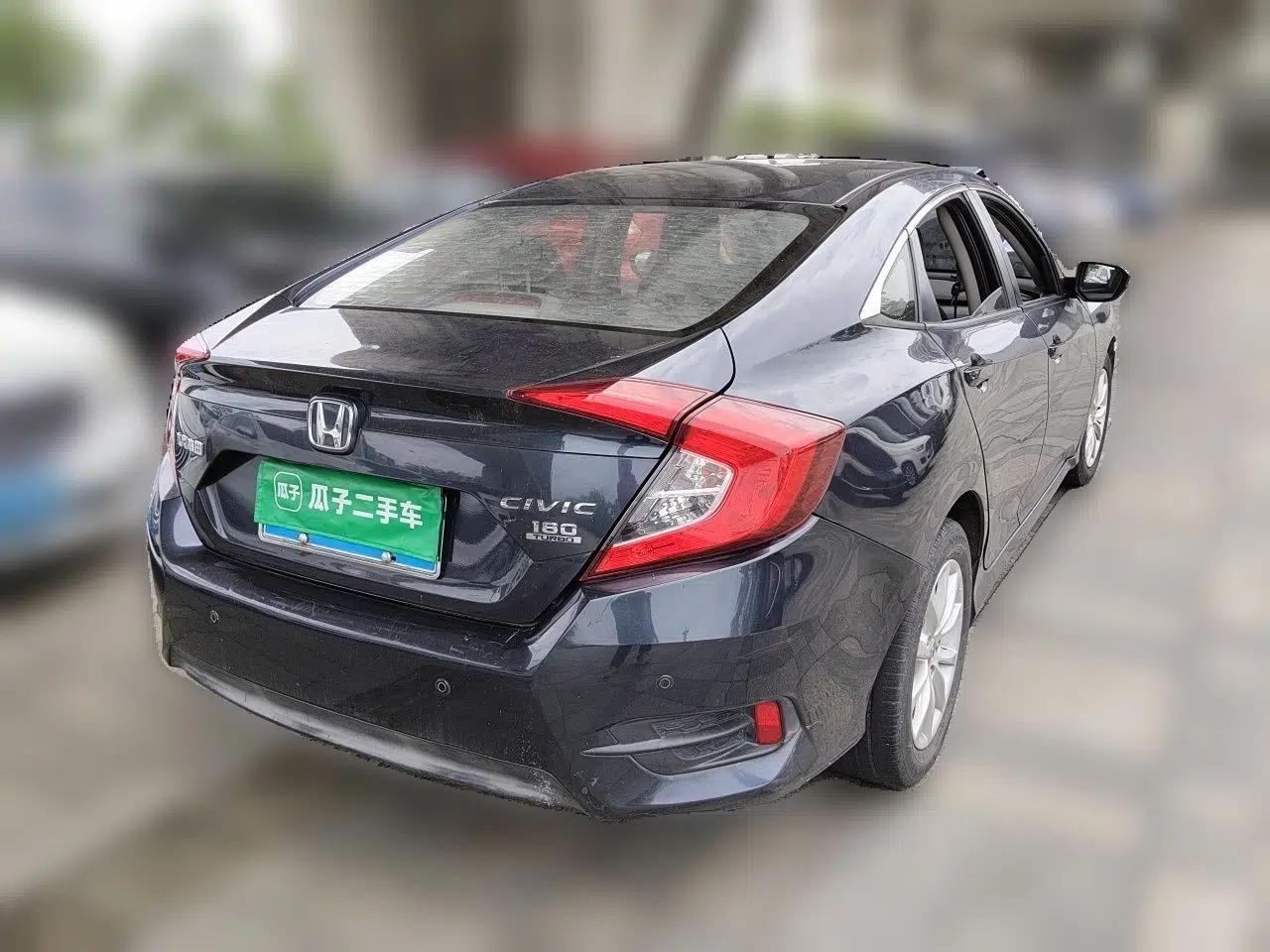 Honda Civic 2016 180TURBO CVT Comfort Version — миниатюра 6