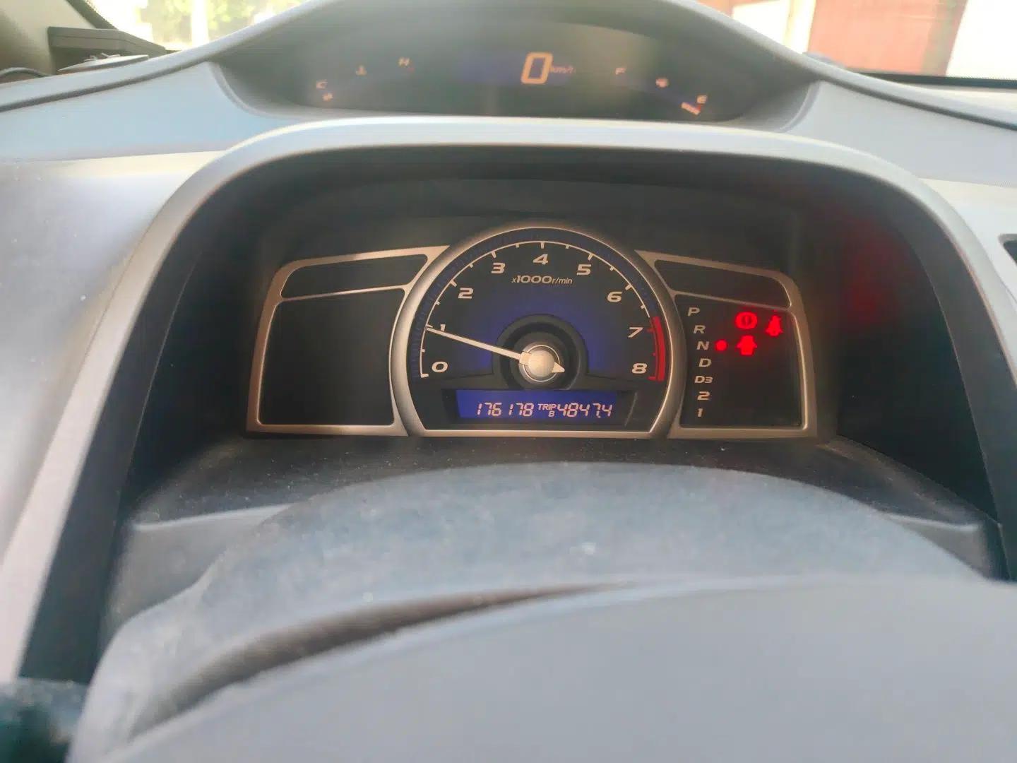 Honda Civic 2009 1.8L Automatic Classic Edition — миниатюра 11