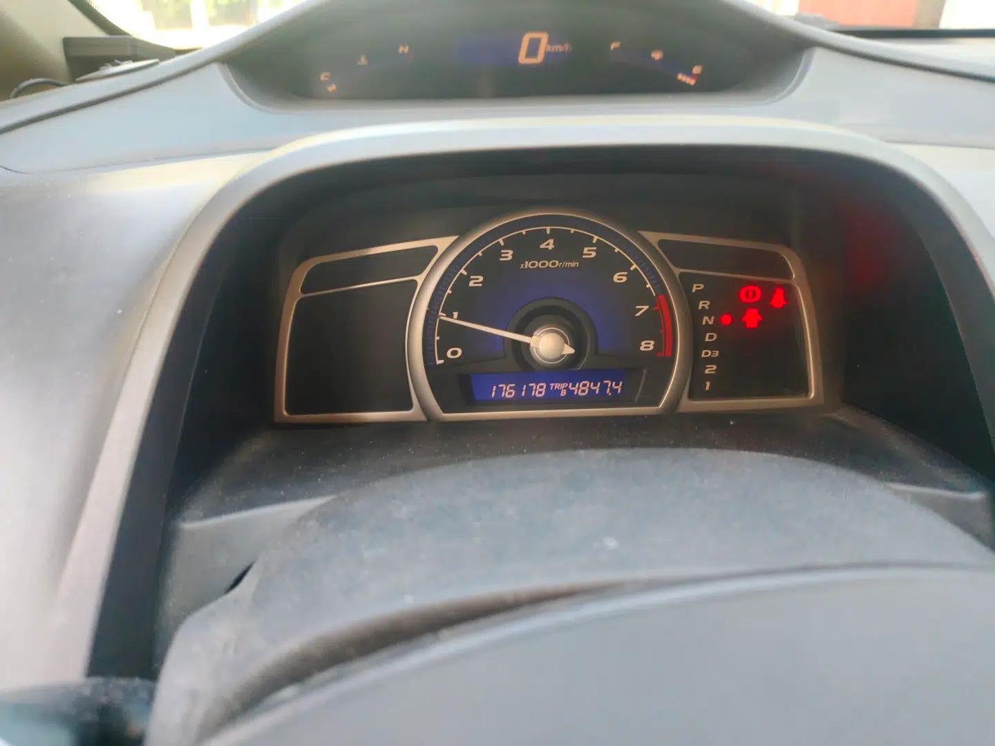 Honda Civic 2009 1.8L Automatic Classic Edition — миниатюра 12