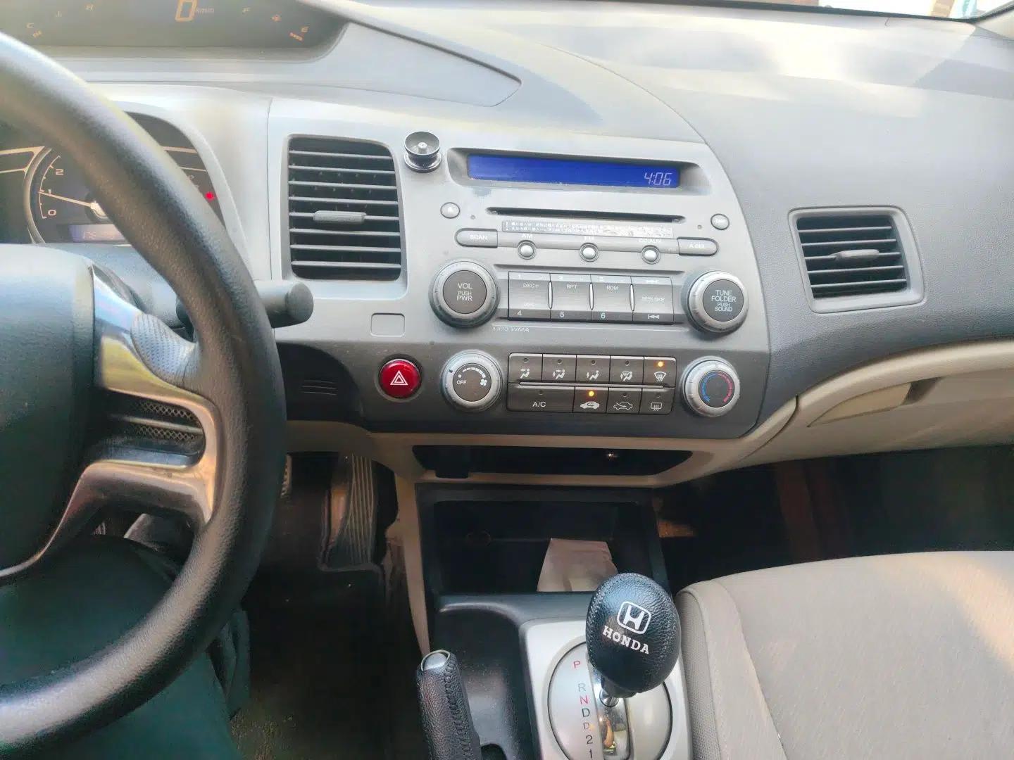 Honda Civic 2009 1.8L Automatic Classic Edition — миниатюра 13