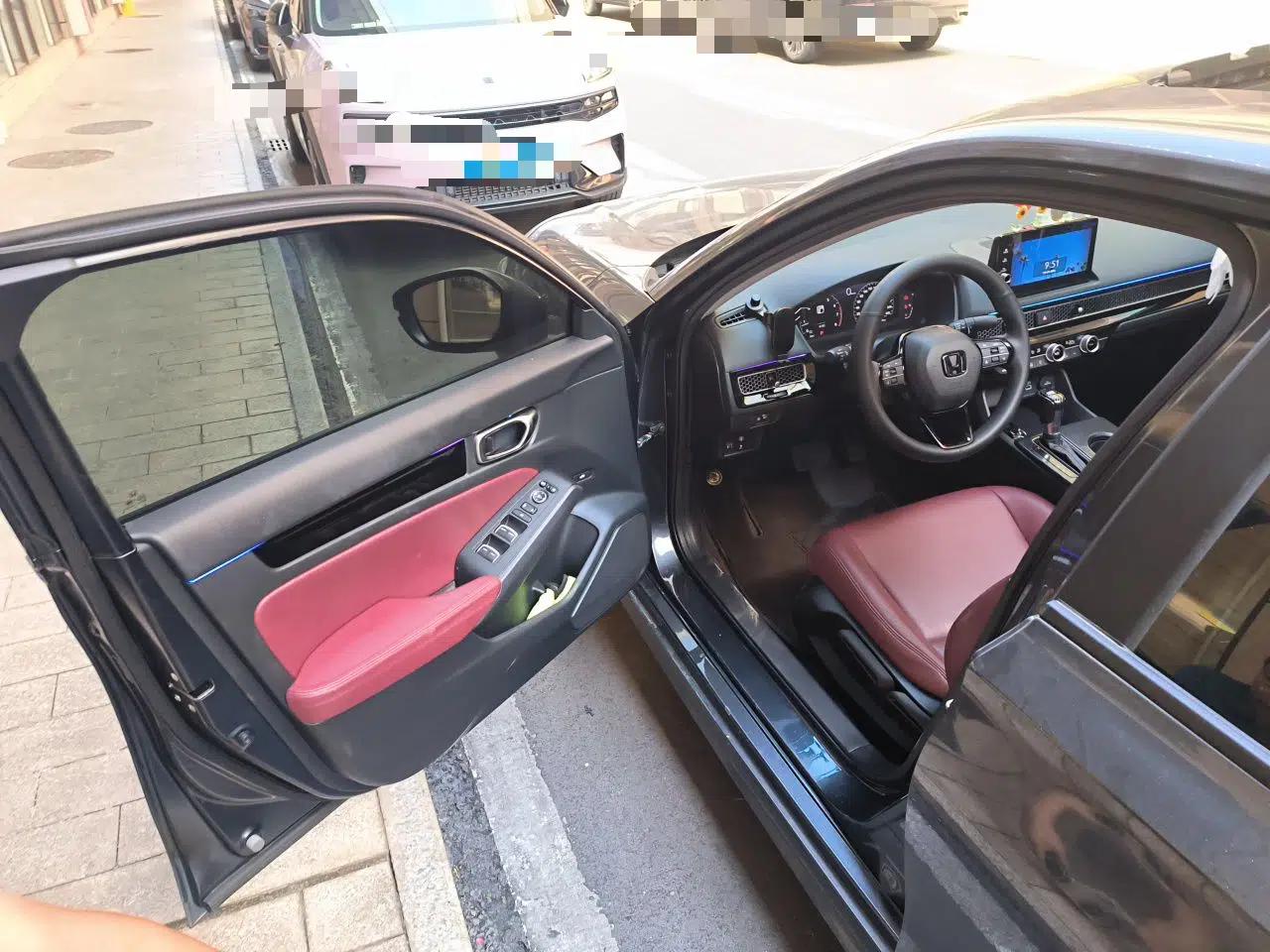 Honda Civic 2023 240TURBO CVT Dynamic Edition — миниатюра 13