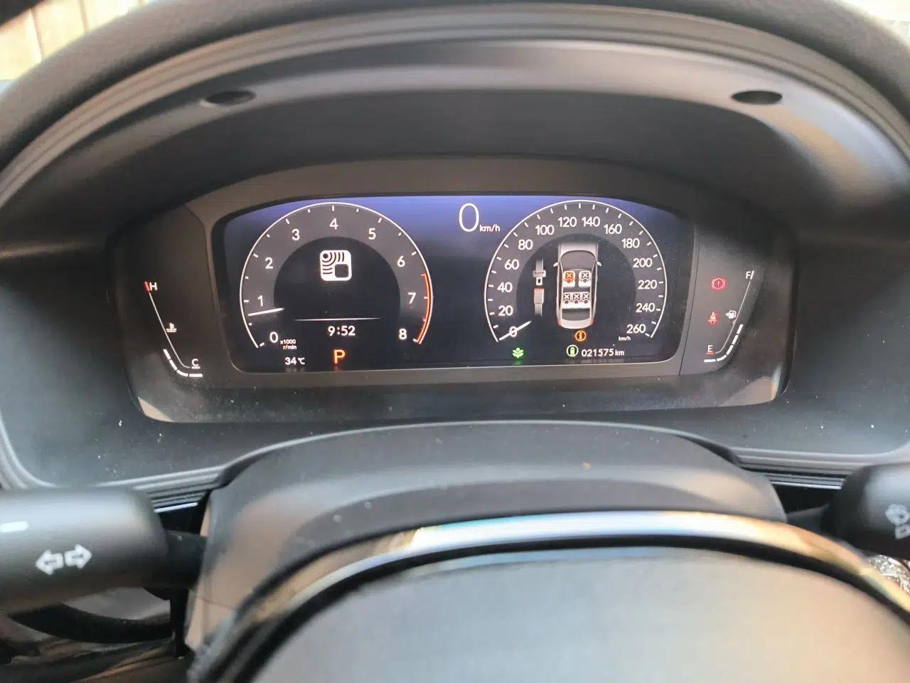 Honda Civic 2023 240TURBO CVT Dynamic Edition — миниатюра 8