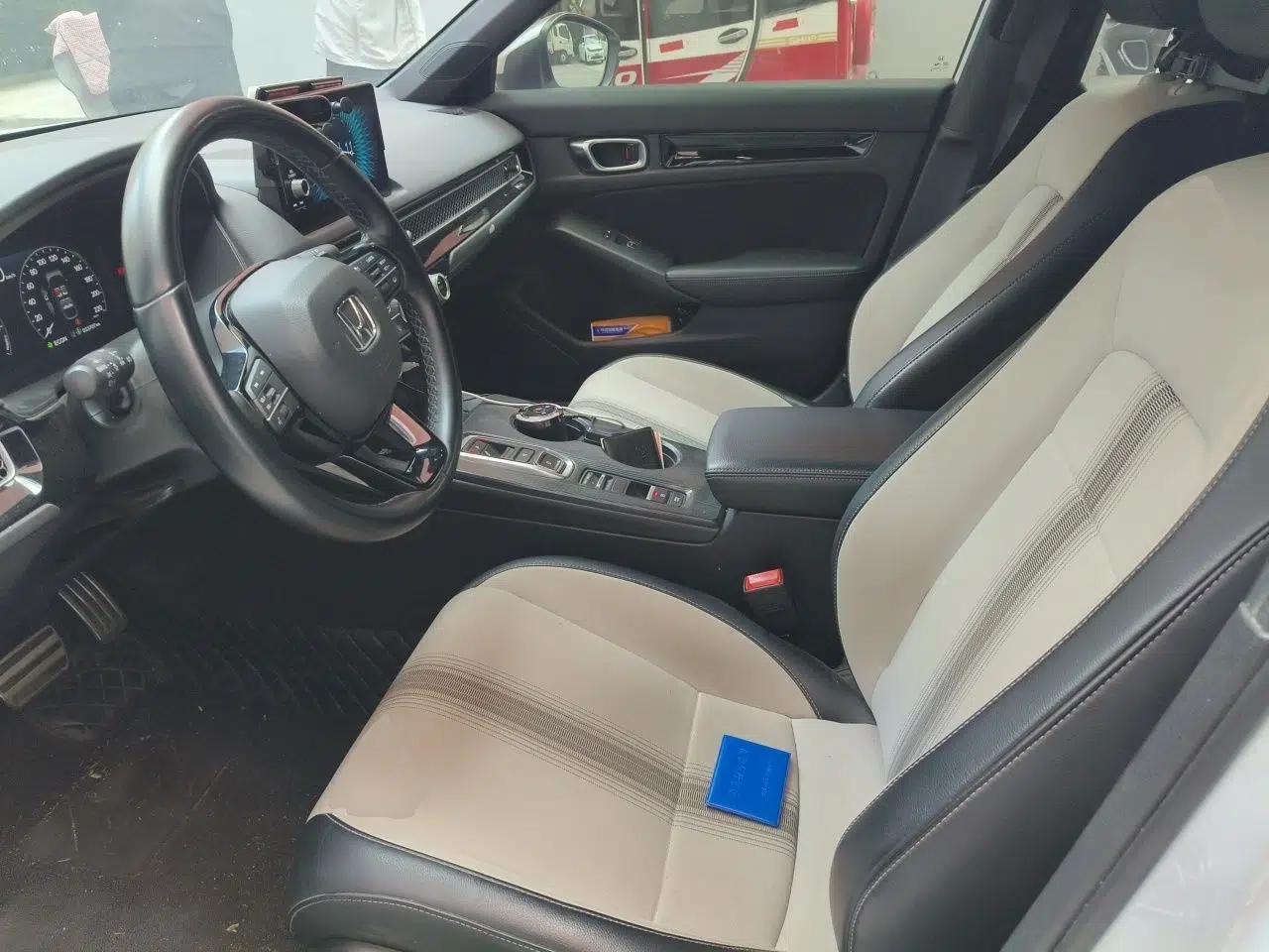 Honda Civic 2023 HATCHBACK 2.0L eHEV Extreme Control Edition — миниатюра 15