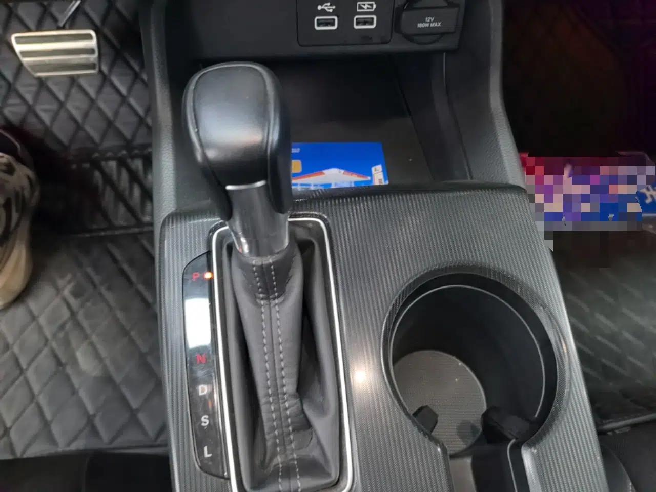 Honda Civic 2022 240TURBO CVT Dynamic Edition — миниатюра 16