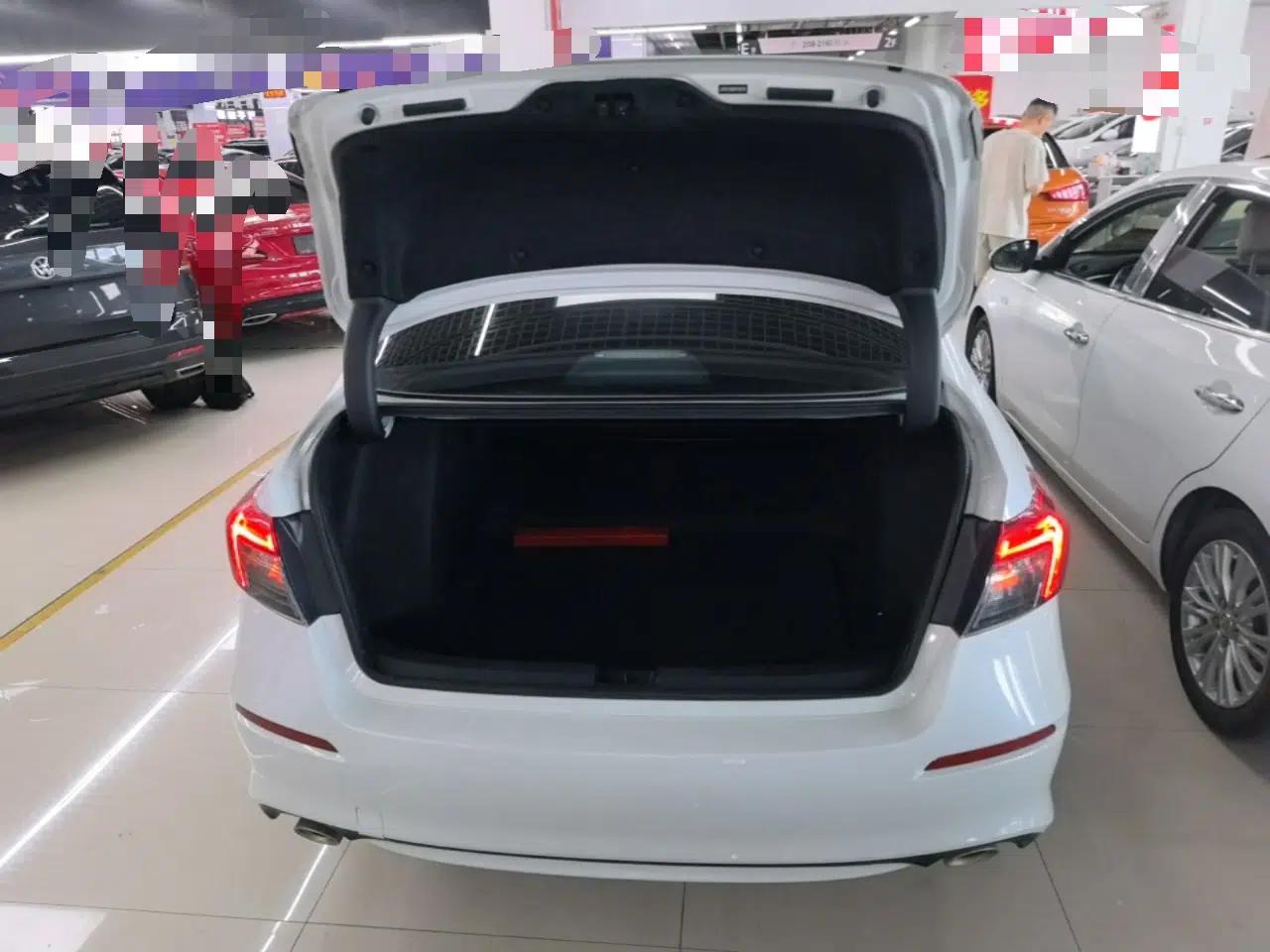 Honda Civic 2022 240TURBO CVT Dynamic Edition — миниатюра 22
