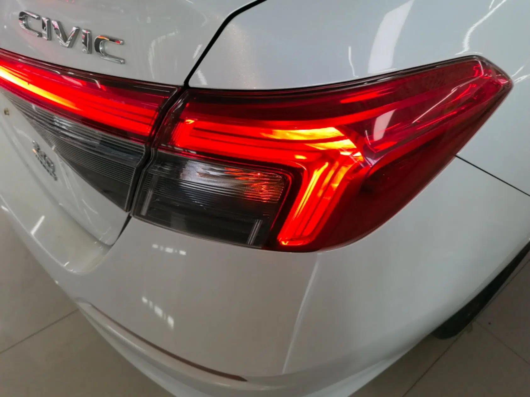 Honda Civic 2022 240TURBO CVT Dynamic Edition — миниатюра 9