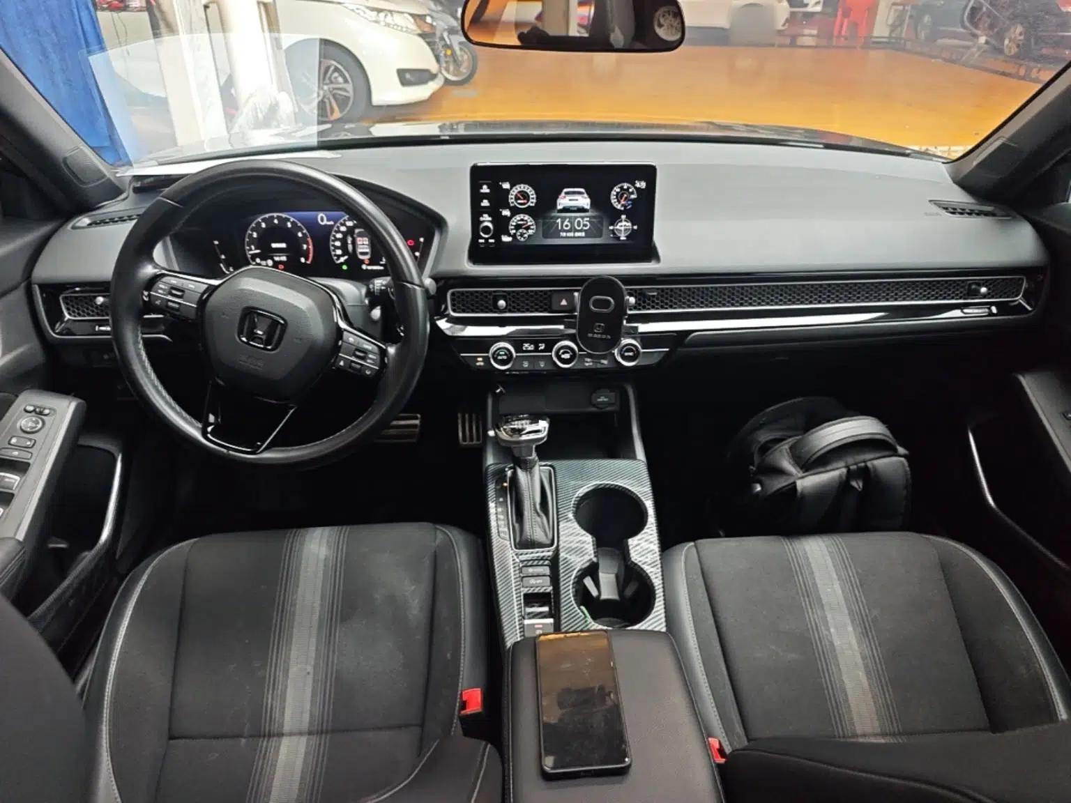 Honda Civic 2022 240TURBO CVT Dynamic Edition — миниатюра 17