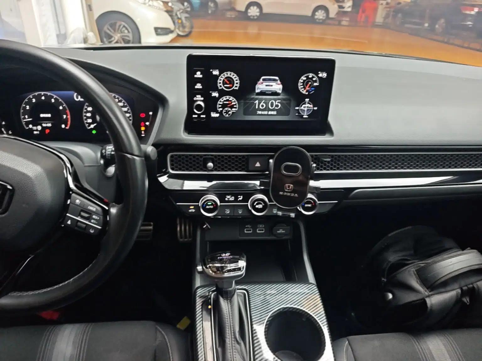 Honda Civic 2022 240TURBO CVT Dynamic Edition — миниатюра 20