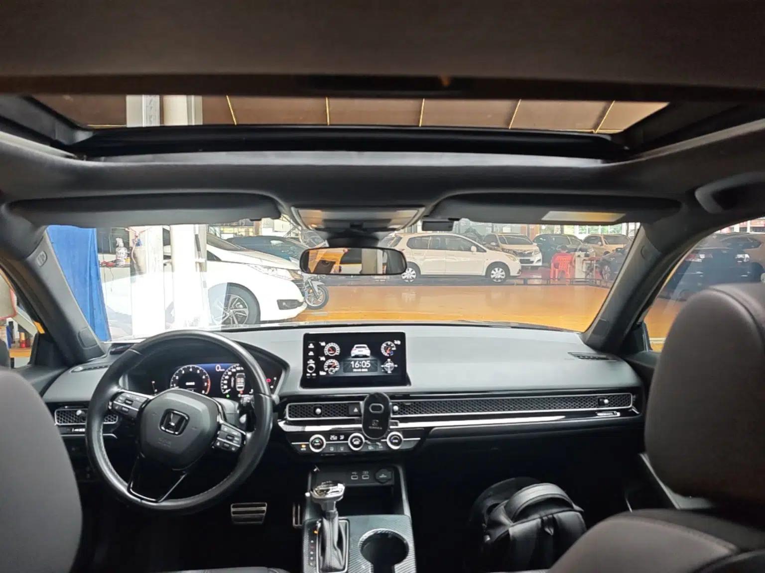 Honda Civic 2022 240TURBO CVT Dynamic Edition — миниатюра 26