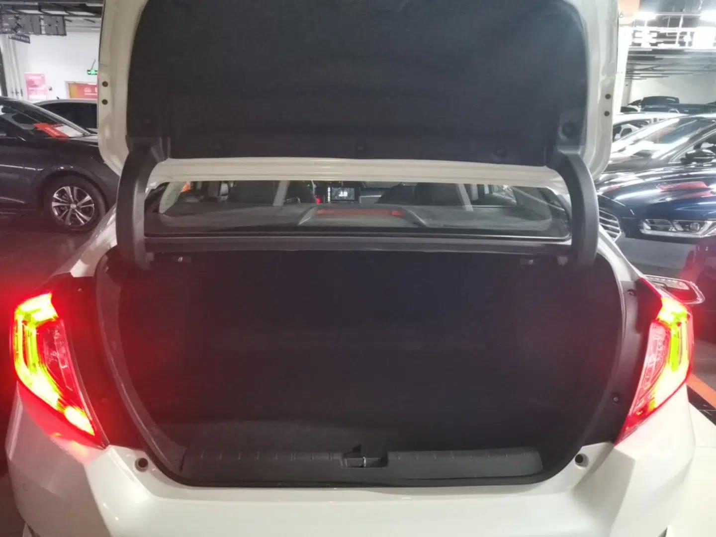 Honda Civic 2019 220TURBO CVT Dynamic Edition China VI — миниатюра 22