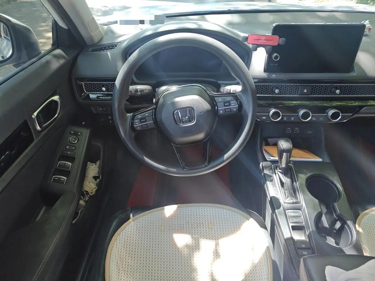 Honda Civic 2022 240TURBO CVT Dynamic Edition — миниатюра 10