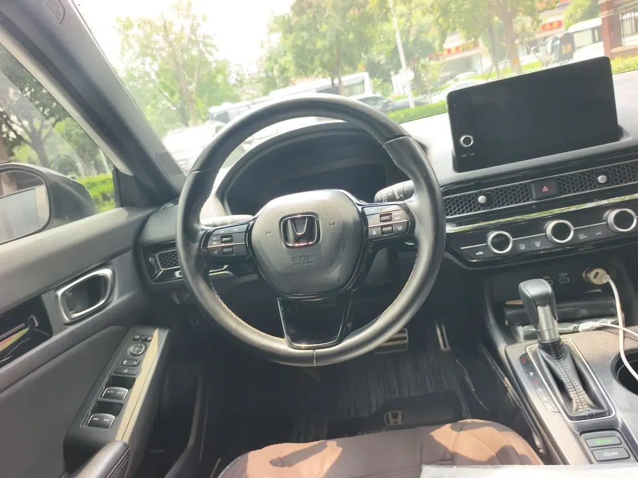 Honda Civic 2022 240TURBO CVT Dynamic Edition — миниатюра 10